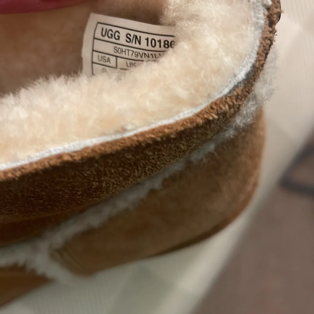 Ugg never worn size 8 - Picture 6 of 6